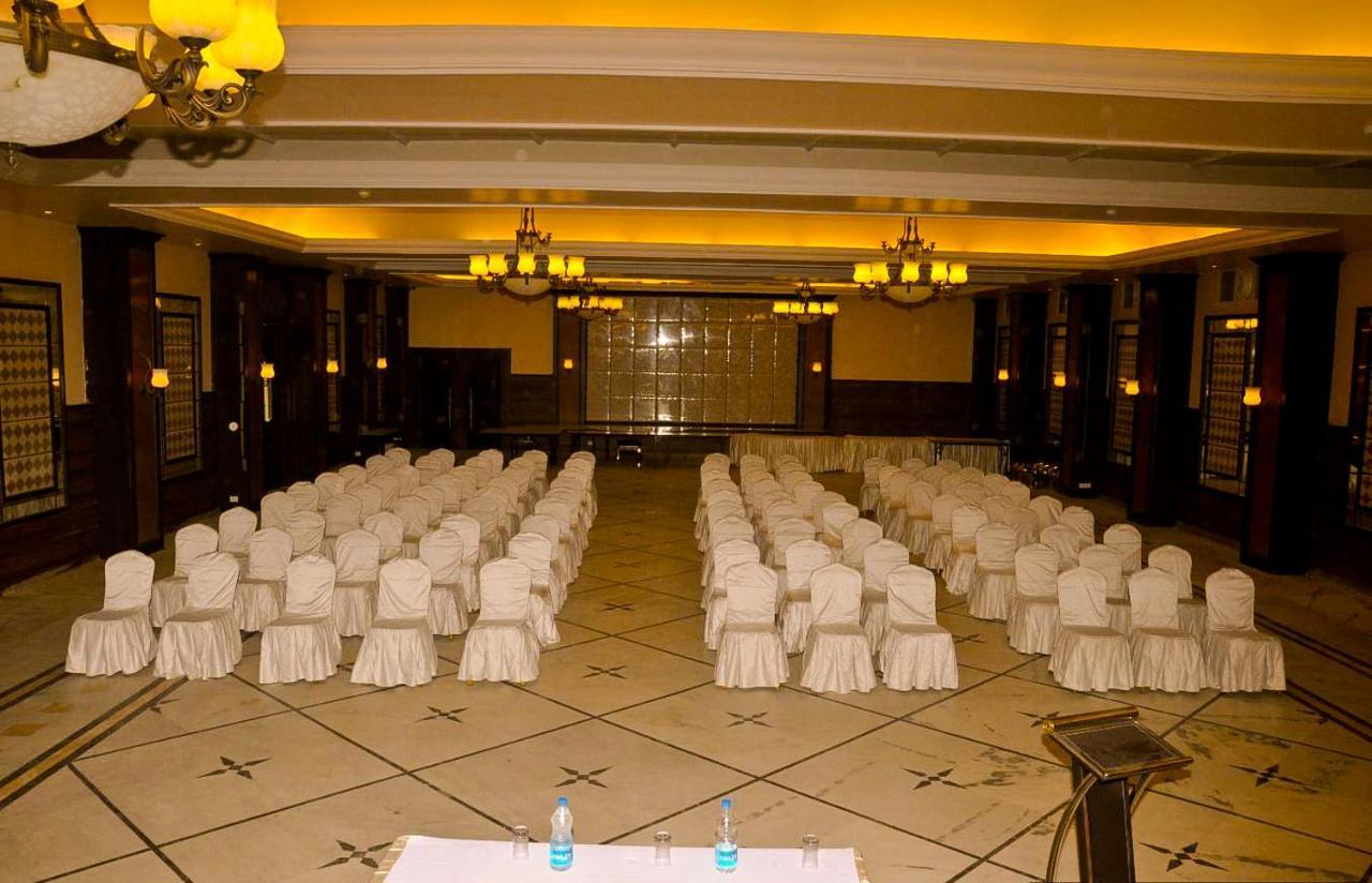 Pramod Convention & Club Resort Каттак Экстерьер фото